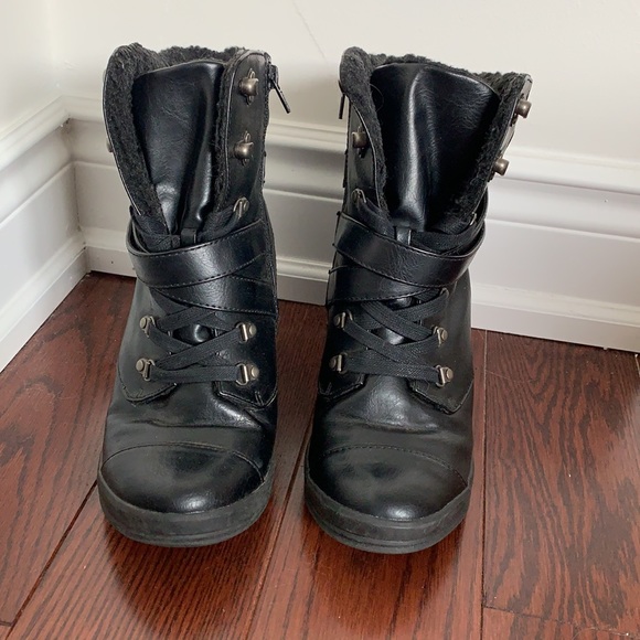 Warm bootie heels! - Picture 2 of 2